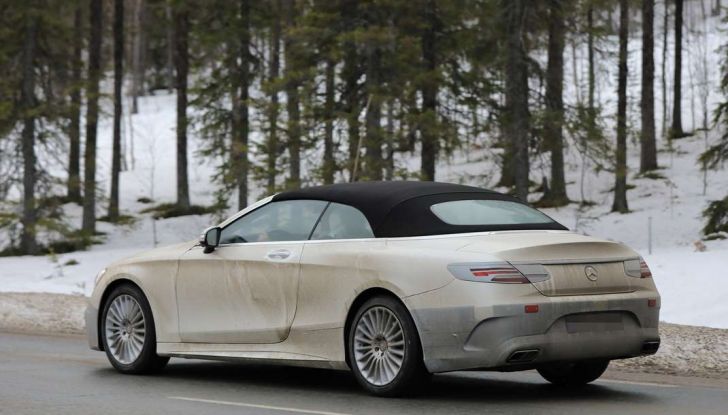 Mercedes Classe S Cabrio restyling, foto spia, 3/4 laterale posteriore.