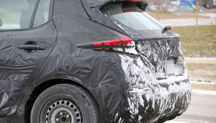 Nissan Leaf 2018, prime foto spia della nuova generazione