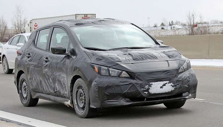 Nissan Leaf 2018, prime immagini spia della nuova generazione