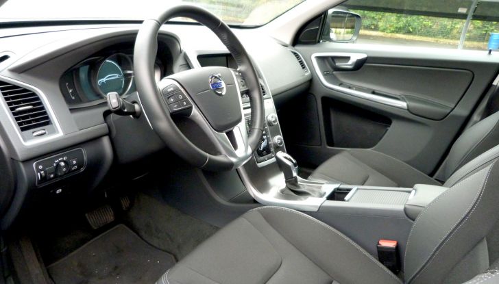 volvo xc60 prova su strada interno