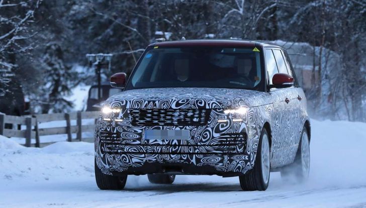 Range Rover Facelift, prime immagini spia del MY2018 - Foto 11 di 18