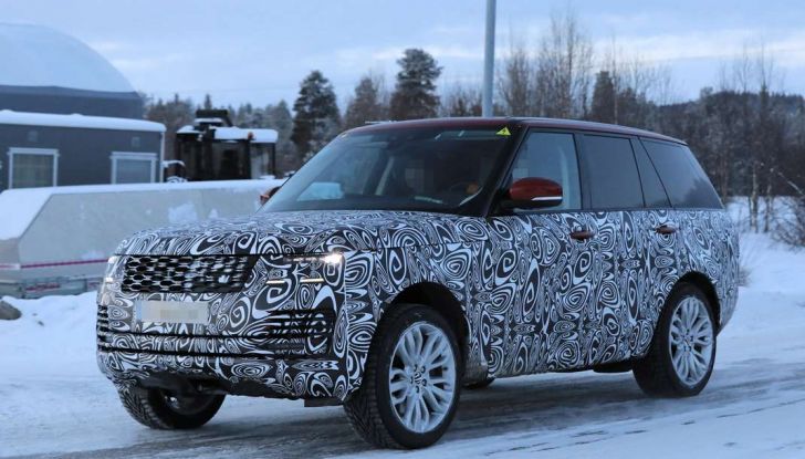 Range Rover Facelift, prime immagini spia del MY2018 - Foto 7 di 18