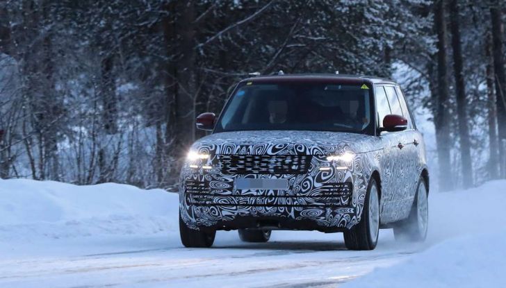 Range Rover Facelift, prime immagini spia del MY2018 - Foto 10 di 18