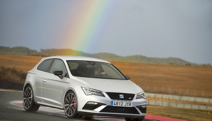 Seat Leon Cupra 2017: la nostra prova in pista - Foto 7 di 28