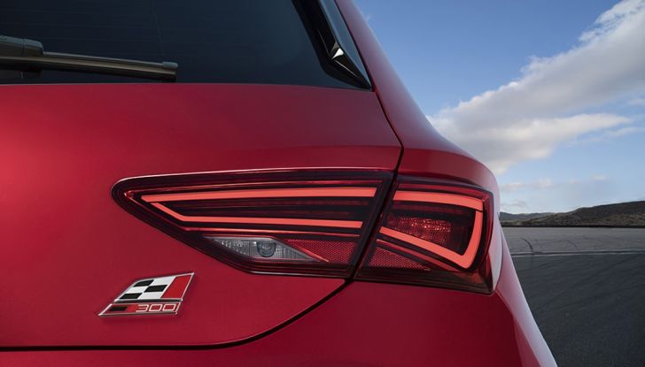 Seat Leon Cupra 2017: la nostra prova in pista - Foto 17 di 28