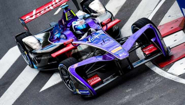 Formula E Buenos Aires, Gara: López risale la griglia fino alla zona punti - Foto 2 di 5