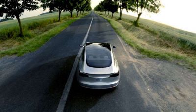 Tesla Model 3 da record: da New York a Los Angeles con 100 dollari