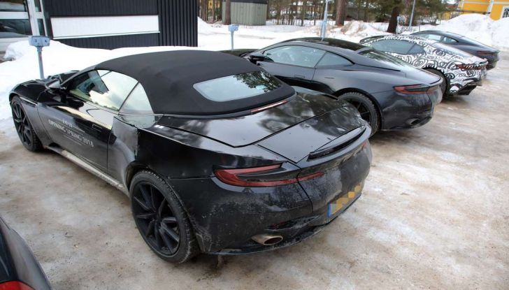 Aston Martin DB11 Volante 2018: le prime foto spia - Foto 21 di 24