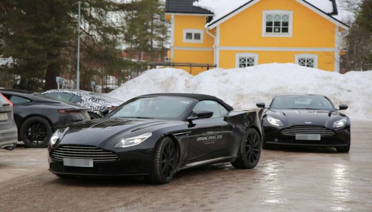 Aston Martin DB11 Volante 2018: le prime foto spia - Foto 3 di 24