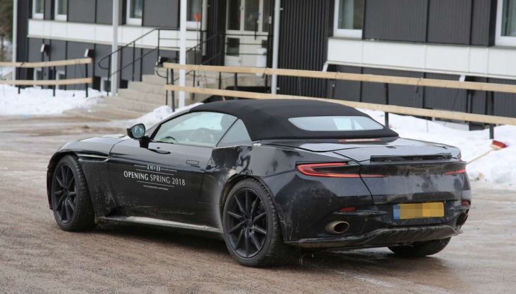 Aston Martin DB11 Volante 2018: le prime foto spia - Foto 11 di 24
