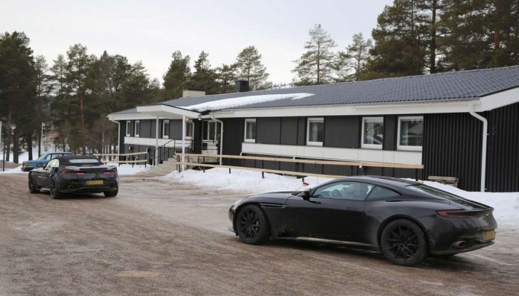 Aston Martin DB11 Volante 2018: le prime foto spia - Foto 4 di 24