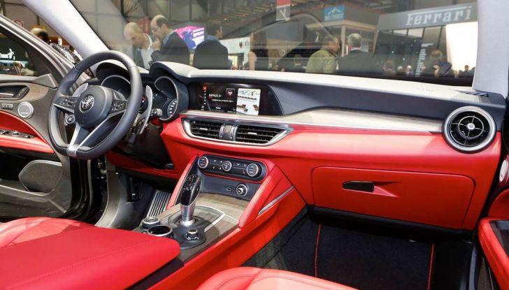 Nuovo Alfa Romeo Stelvio: dati, foto e caratteristiche del SUV di Arese - Foto 9 di 25
