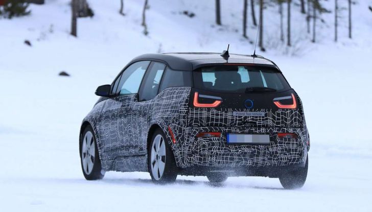 BMW i3 Facelift 2018, immagini spia e primi dettagli - Foto 2 di 10