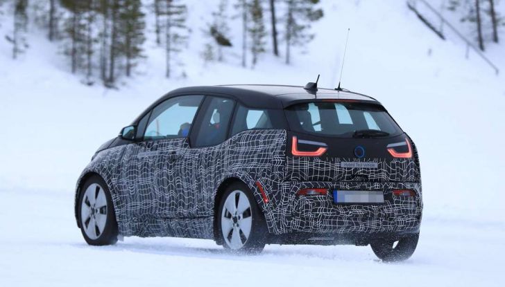 BMW i3 Facelift 2018, immagini spia e primi dettagli - Foto 10 di 10