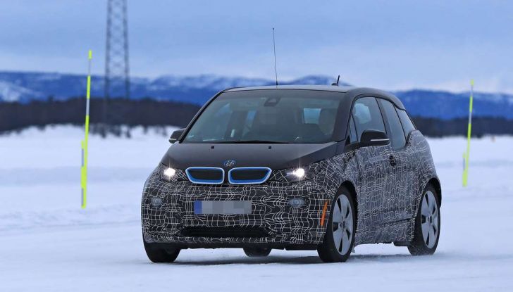 BMW i3 Facelift 2018, immagini spia e primi dettagli - Foto 5 di 10