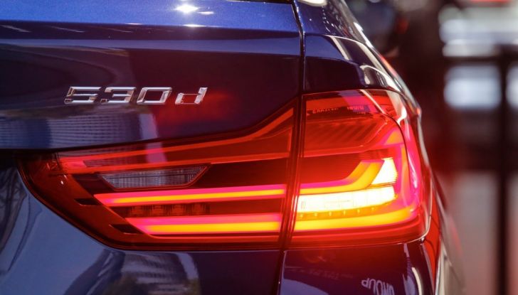 BMW Serie 5 Touring motorizzazioni, allestimenti e informazioni - Foto 14 di 25