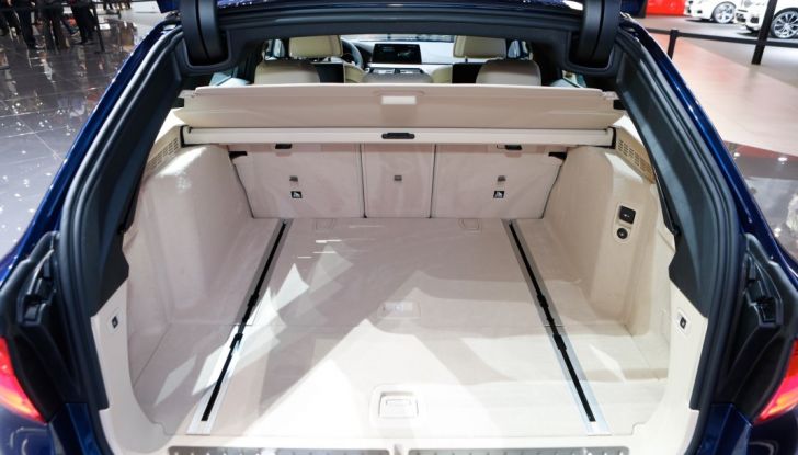 BMW Serie 5 Touring motorizzazioni, allestimenti e informazioni - Foto 22 di 25