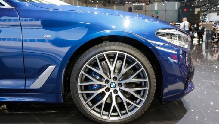 BMW Serie 5 Touring motorizzazioni, allestimenti e informazioni - Foto 4 di 25