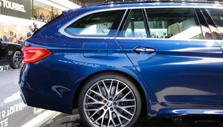 BMW Serie 5 Touring motorizzazioni, allestimenti e informazioni - Foto 7 di 25
