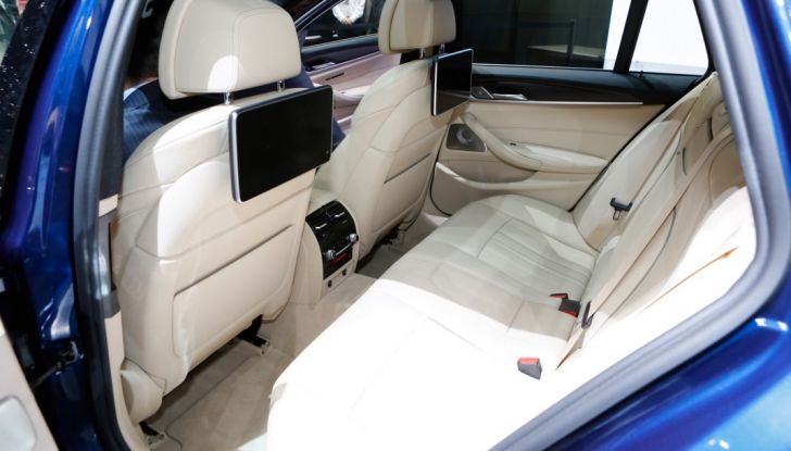 BMW Serie 5 Touring motorizzazioni, allestimenti e informazioni - Foto 10 di 25