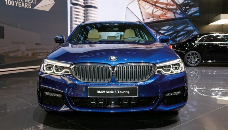 BMW Serie 5 Touring motorizzazioni, allestimenti e informazioni - Foto 1 di 25