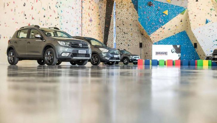Dacia Brave, la serie speciale ​per tutti i cinque modelli auto Dacia - Foto 3 di 15