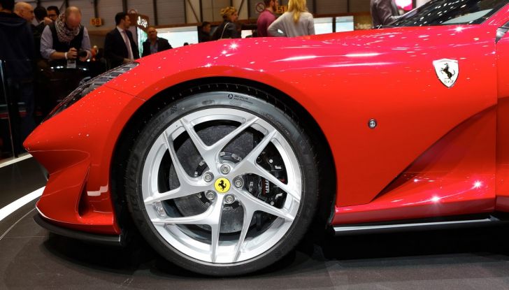 Ferrari 812 Superfast: la berlinetta V12 da 800CV - Foto 8 di 22