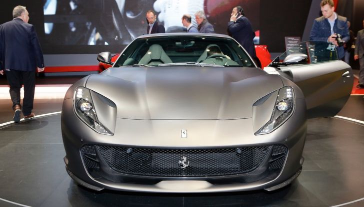 Ferrari 812 Superfast: la berlinetta V12 da 800CV - Foto 18 di 22