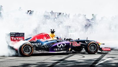 Infiniti offre un lavoro da sogno nel Team Renault Sport di Formula Uno