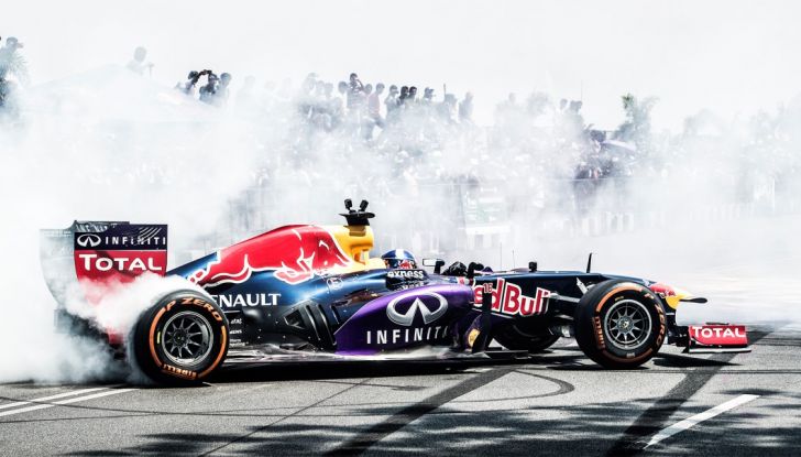 Infiniti offre un lavoro da sogno nel Team Renault Sport di Formula Uno - Foto 1 di 9