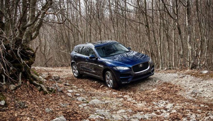 Jaguar F-Pace: gamma motori, allestimenti e prezzi - Foto 5 di 18