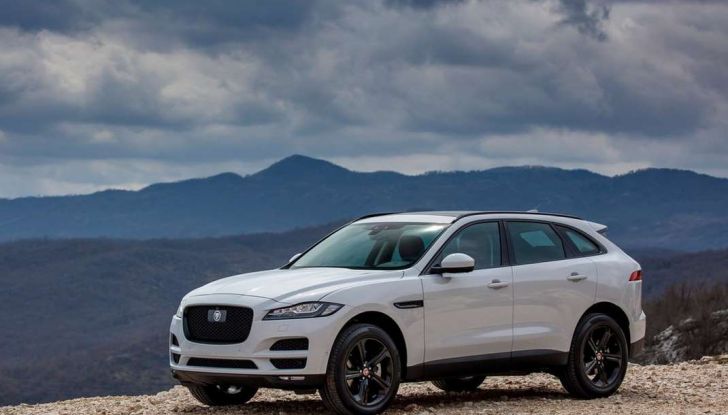 Jaguar F-Pace: gamma motori, allestimenti e prezzi - Foto 14 di 18