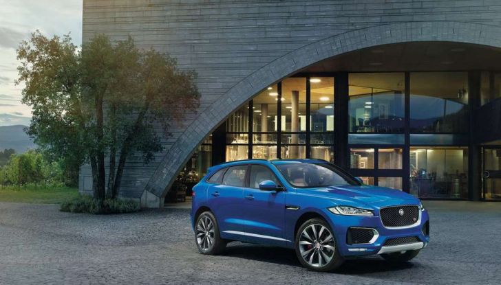 Jaguar F-Pace: gamma motori, allestimenti e prezzi - Foto 16 di 18