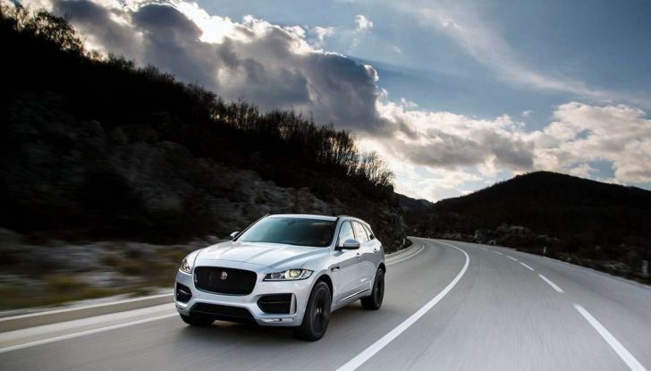 Jaguar F-Pace: gamma motori, allestimenti e prezzi - Foto 2 di 18