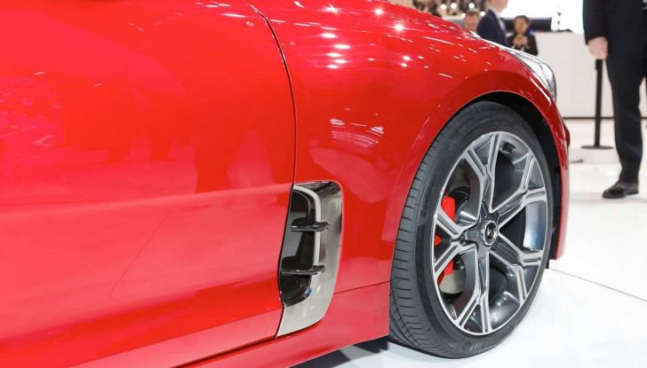 Kia Stinger, la berlina sportiva a trazione posteriore - Foto 12 di 17