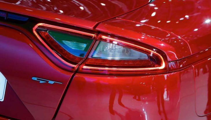 Kia Stinger, la berlina sportiva a trazione posteriore - Foto 13 di 17