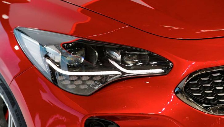 Kia Stinger, la berlina sportiva a trazione posteriore - Foto 15 di 17