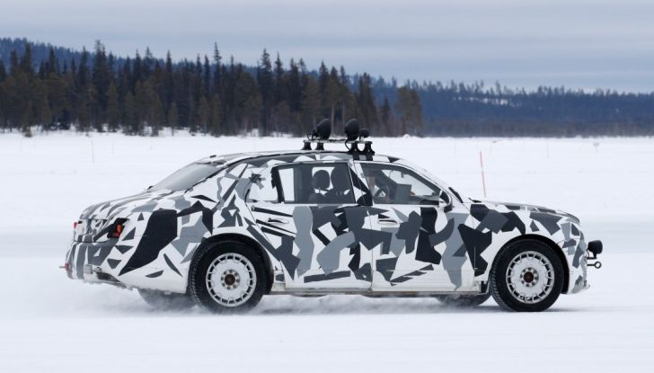 La Kortezh presidenziale di Vladimir Putin arriva per i privati - Foto 13 di 14