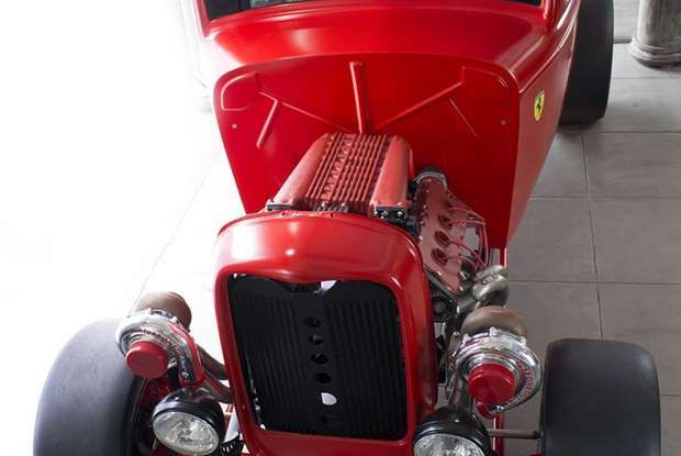 L’hot rod Ferrari è in realtà una Ford del 1932 - Foto 14 di 19
