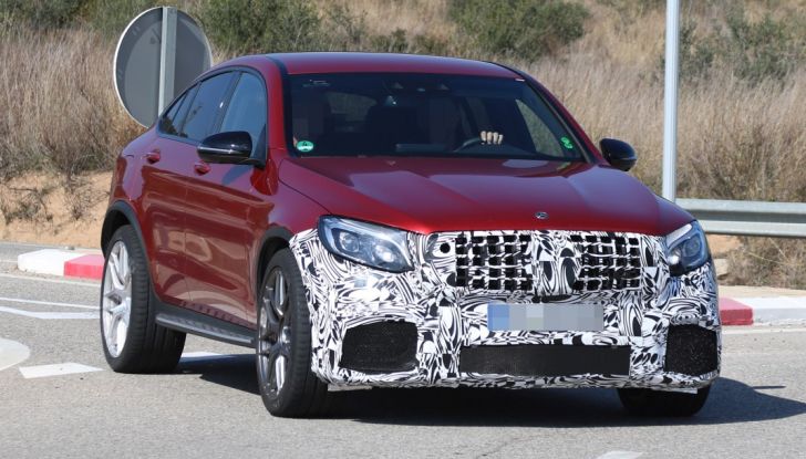 Nuova Mercedes AMG GLC63 2017, le prime foto dei test - Foto 11 di 18