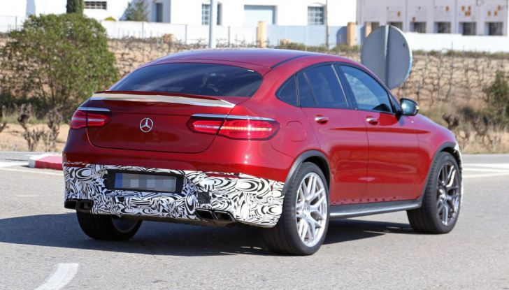 Nuova Mercedes AMG GLC63 2017, le prime foto dei test - Foto 16 di 18