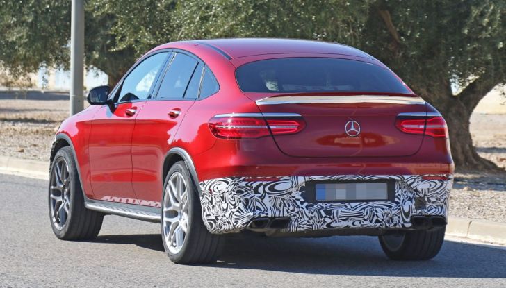 Nuova Mercedes AMG GLC63 2017, le prime foto dei test - Foto 17 di 18