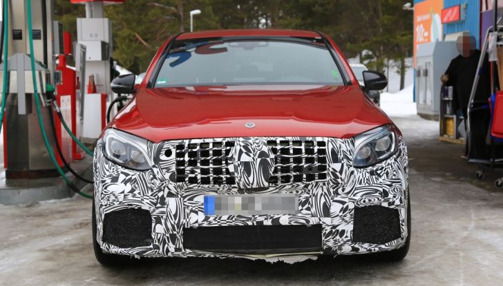 Nuova Mercedes AMG GLC63 2017, le prime foto dei test - Foto 2 di 18