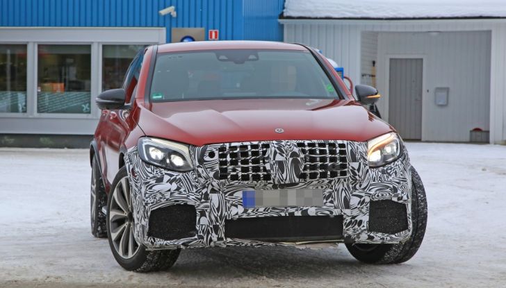 Nuova Mercedes AMG GLC63 2017, le prime foto dei test - Foto 4 di 18