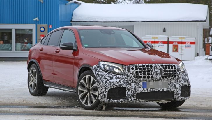 Nuova Mercedes AMG GLC63 2017, le prime foto dei test - Foto 5 di 18
