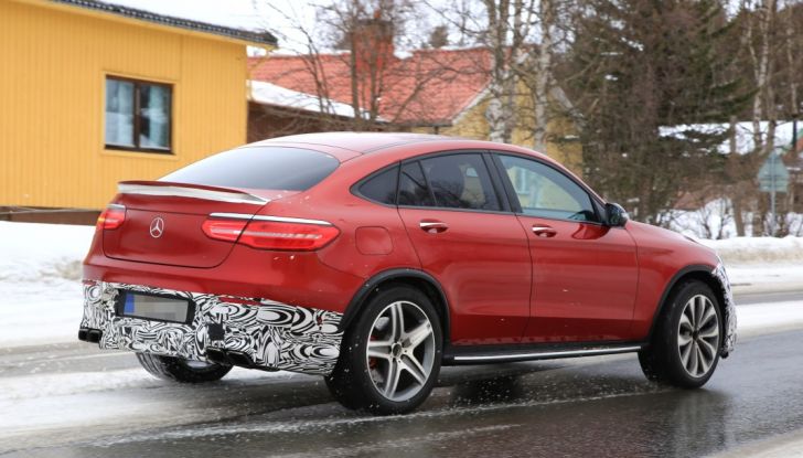 Nuova Mercedes AMG GLC63 2017, le prime foto dei test - Foto 8 di 18