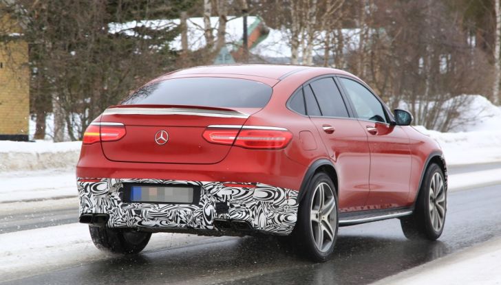 Nuova Mercedes AMG GLC63 2017, le prime foto dei test - Foto 10 di 18