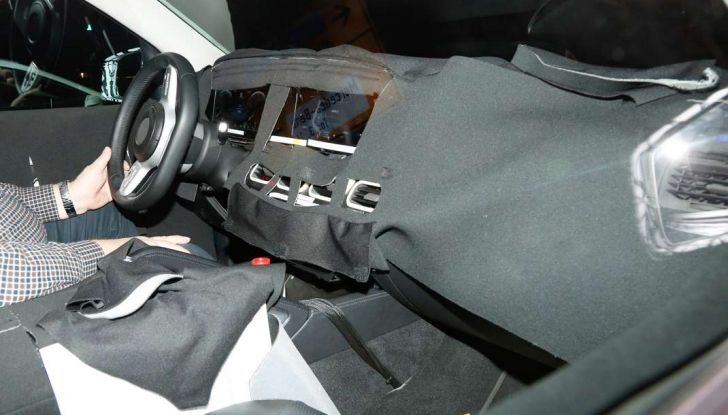 Mercedes GLE, nuove immagini spia dei test su strada - Foto 9 di 9