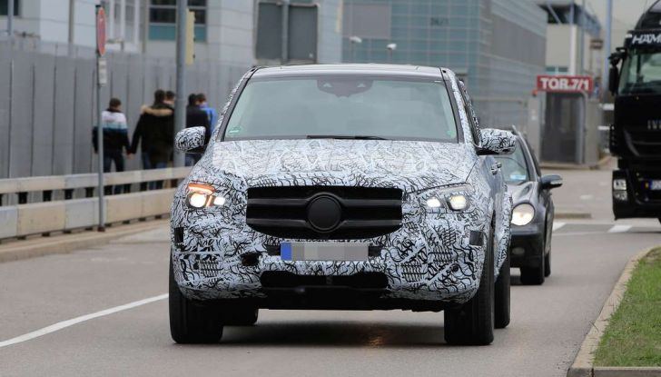 Mercedes GLE, nuove immagini spia dei test su strada - Foto 5 di 9