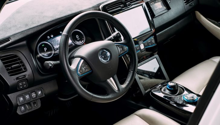 Nissan Leaf, la guida autonoma avanza nel traffico di Londra - Foto 13 di 23